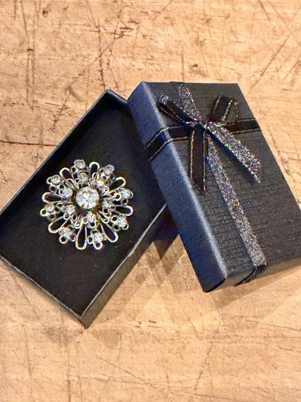 Elegant Rhinestone Flower Brooch In Gift Box Silver-Tone Metal Vintage-Inspired